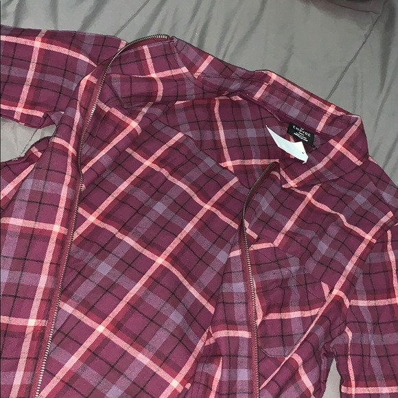 Sold - Picture 3 of 3